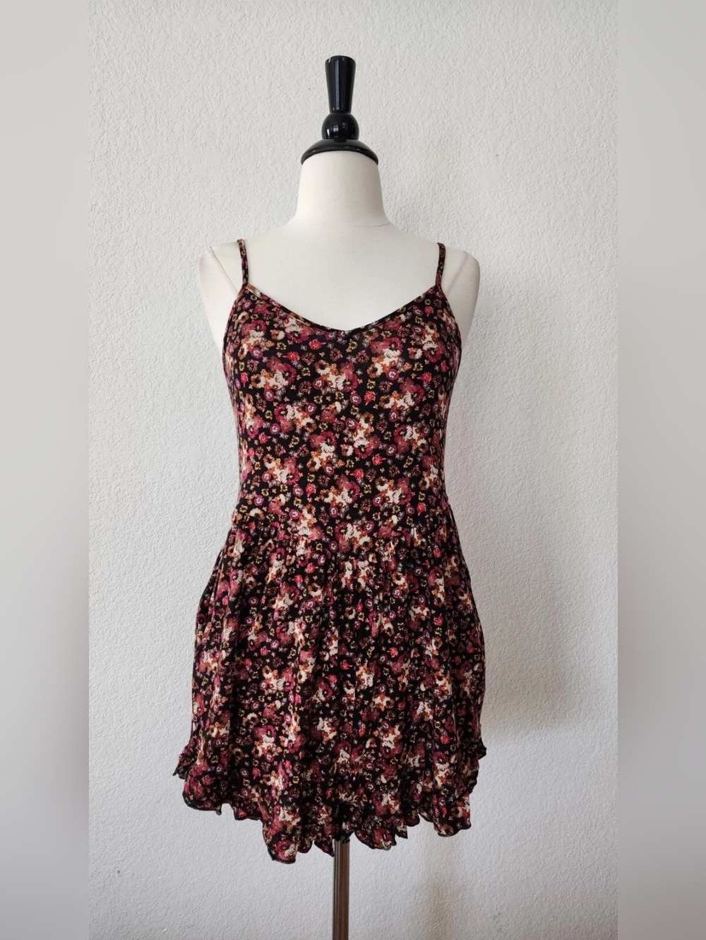 Floral Print Spaghetti Strap Dress in Black and Pink